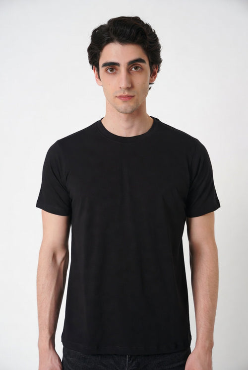 camiseta negra